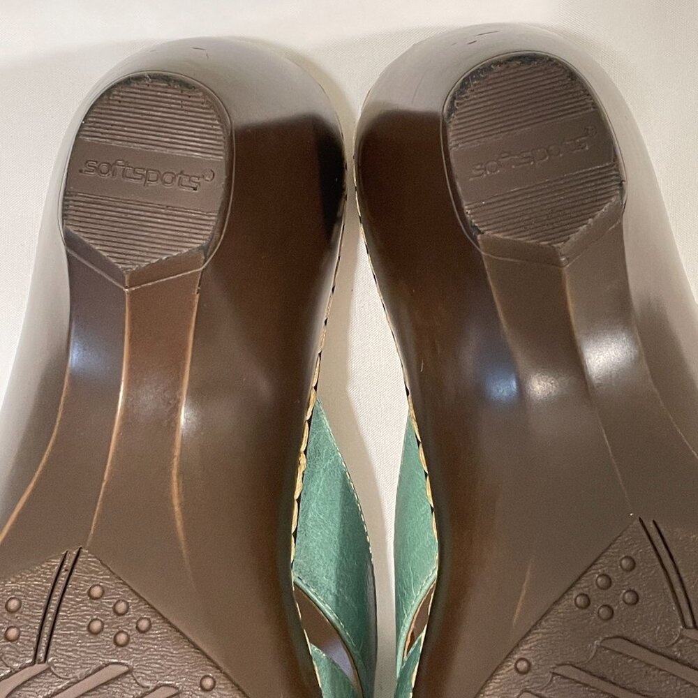 (NEW) SOFTSPOTS #177457 Leather Wedge Open Toe Slide w/ Flower Trim, Sage - 10W - Picture 12 of 13